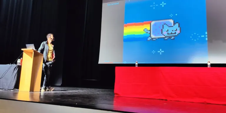Professionals de tota la comarca debaten sobre l’ús que fa el jovent de les criptomonedes