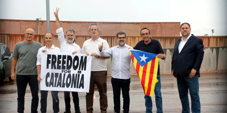 Els presos independentistes surten lliures després de l'indult