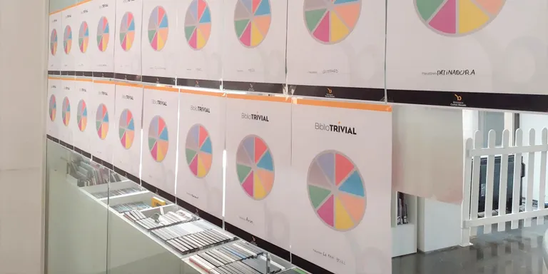 La biblioteca fomenta la lectura entre l'alumnat de primària durant l'estiu amb la tercera edició del Bibliotrivial