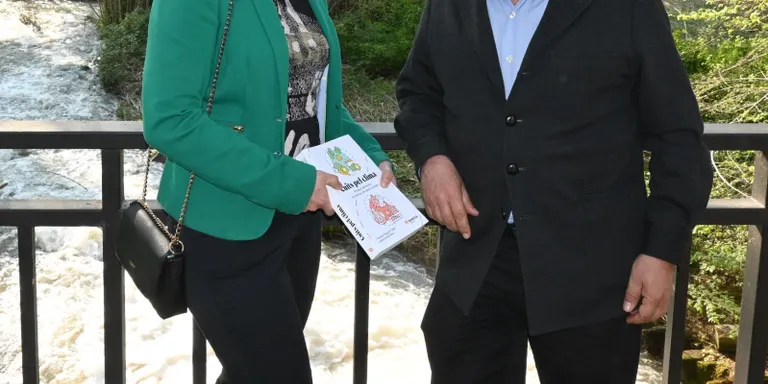 La biblioteca se suma a la Setmana de la Natura amb la presentació del llibre "Cuits pel clima"