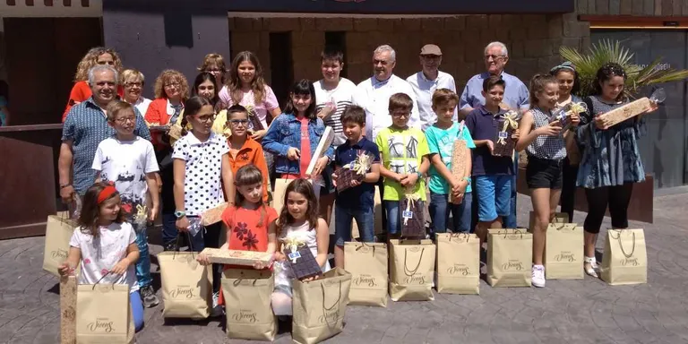 Torrons Vicens entrega els premis del Concurs de Dibuix i del certamen literari Josep Bertran