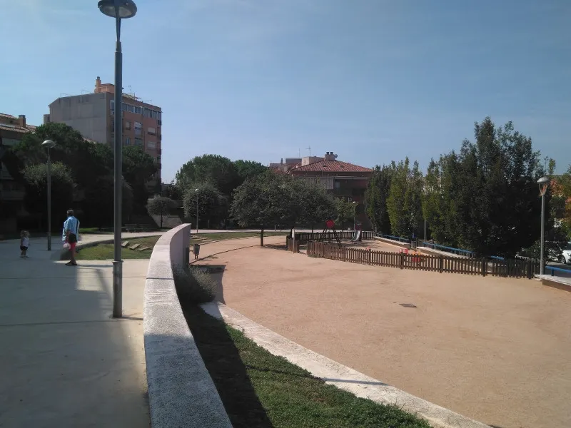 Veïns de la plaça República es queixen de soroll i incivisme