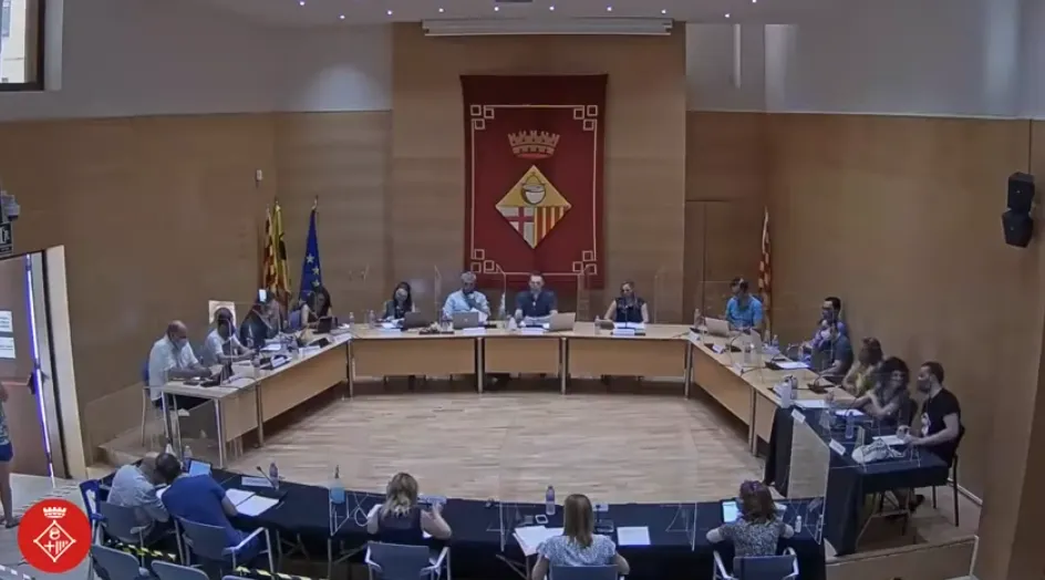 Caldes regula la participació i votació telemàtica dels regidors i regidores als plens i les juntes de govern