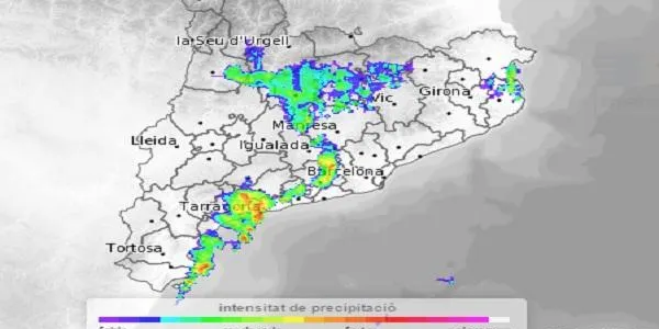El mes de novembre s'acomiada a Altafulla amb un temporal de pluja, vent i mala mar