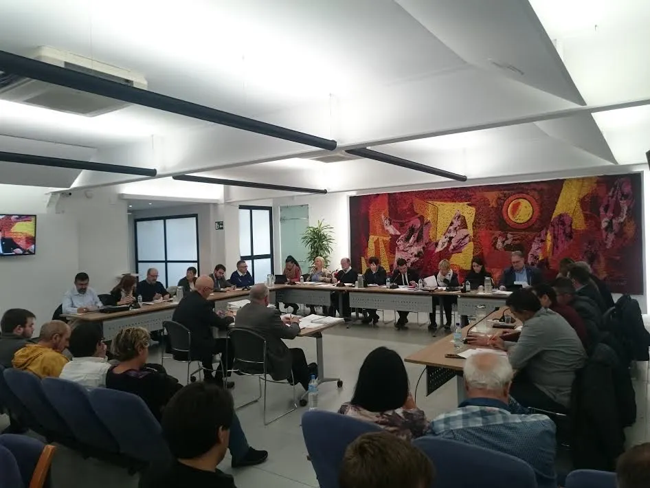 Temes i mocions aprovades del ple d'abril