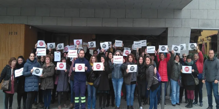 Les treballadores de Serveis Socials denuncien precarietat laboral i inseguretat