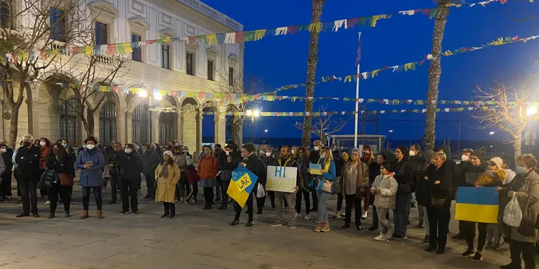 150 persones es concentren a Vilassar de Mar contra la guerra a Ucraïna