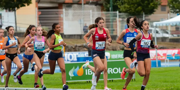 Emma Taggi i Sofia Rubio acaben entre les cinc primers classificades al Campionat d’Espanya S-16 a l’Aire Lliure