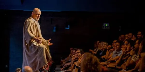 L'humorista Xavi Castillo aterra a la Violeta