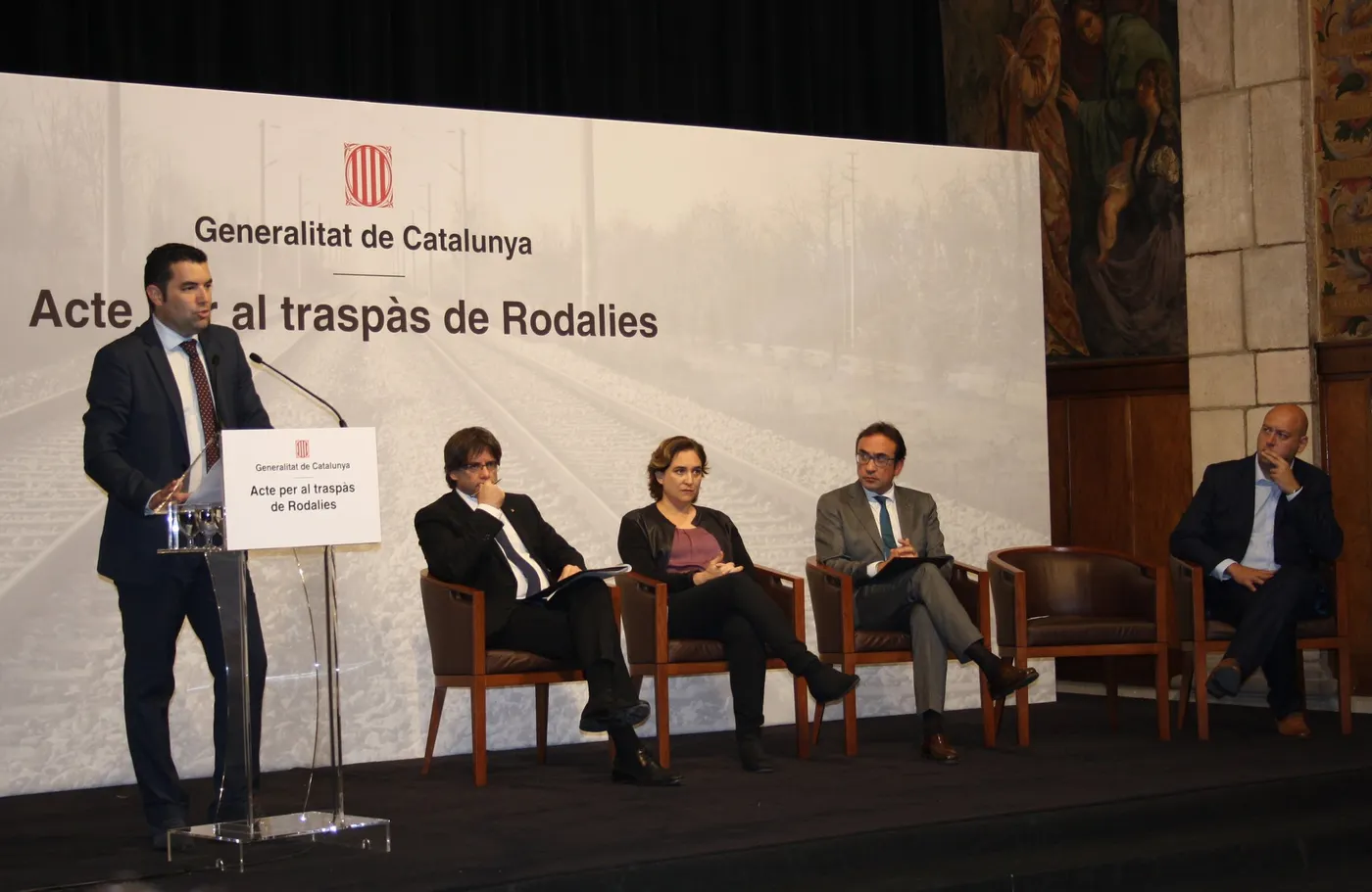 La Generalitat i els governs locals reclamen el traspàs de rodalies