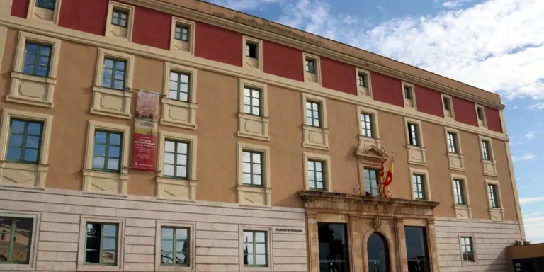 La Diputació de Tarragona oferirà una primera experiència laboral a joves acabats de titular