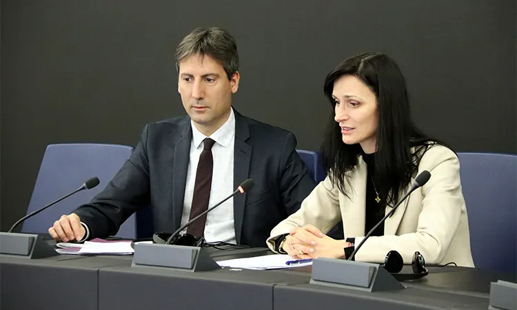 Jordi Solé demana a la comissària europea de Recerca, Cultura i Educació un programa per impulsar el multilingüisme digital