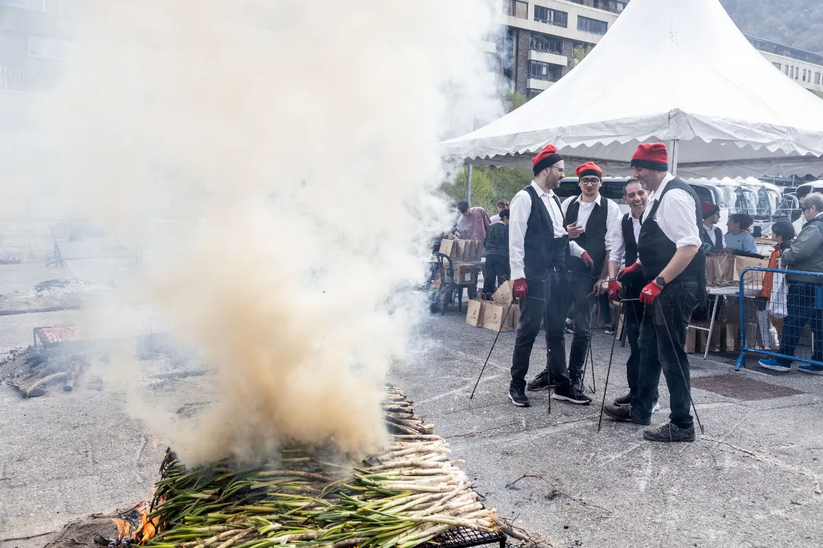 Nova edició de la calçotada de l’agermanament entre Andorra la Vella i Valls