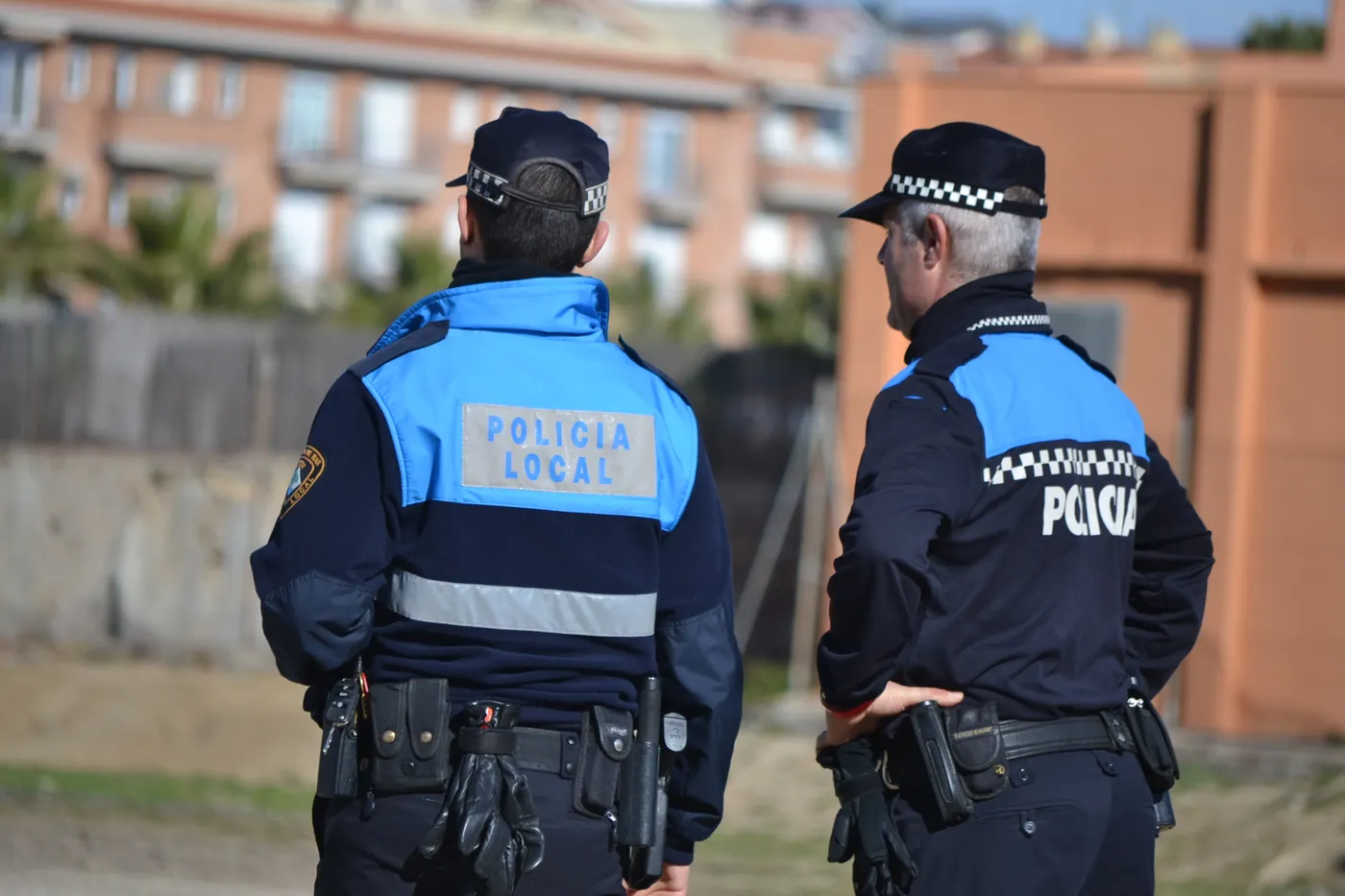 La Policia Local de Pineda deté un presumpte lladre, alertada pels veïns a qui els havien entrat a robar