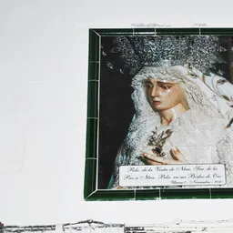'Huellas en la ciudad devota': Azulejo en la barriada La Paz - episode art