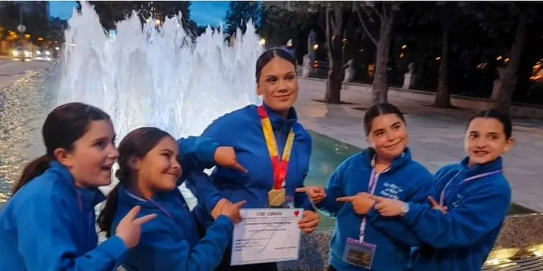 Un dels grups de ball de la Hermandad del Rocio es classifica pel campionat europeu de dansa