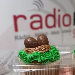 #999 - Fem cupcakes de Pasqua a l'estudi amb Nama's Bakery - episode art