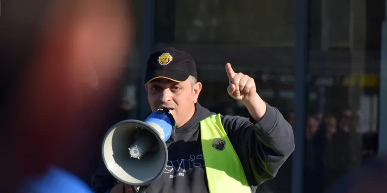 Élite Taxi dona deu dies al Govern per fer una proposta de canvi a la llei del taxi per limitar empreses com Free Now