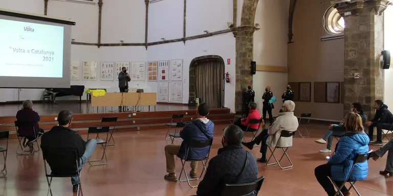 Reunió amb el voluntariat de l’etapa de la Volta a Catalunya al pas per la Seu d’Urgell