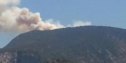 L'incedi d'Ossera continua actiu després d'haver cremat 10 hectàrees