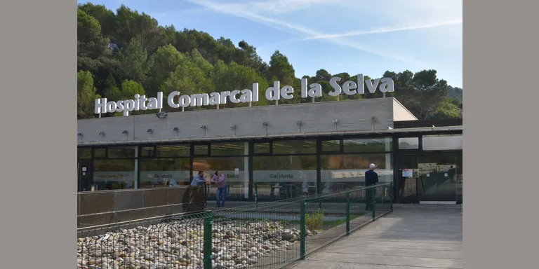 L'hospital de Blanes suspèn les visites a tots els pacients ingressats i redueix les operacions no urgents amb ingrés