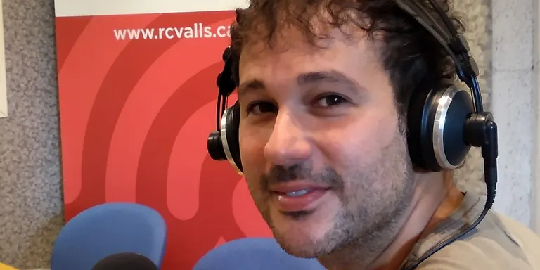 Detenen el periodista vallenc Carles Heredia per protestar en un acte de Vox