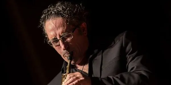 José Luis Santacruz porta el seu “smooth jazz” a Altafulla