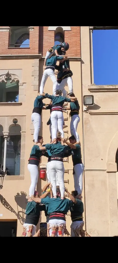 Els Escaldats descarreguen, per primer cop en 6 anys, tres castells de 7 a la mateixa actuació