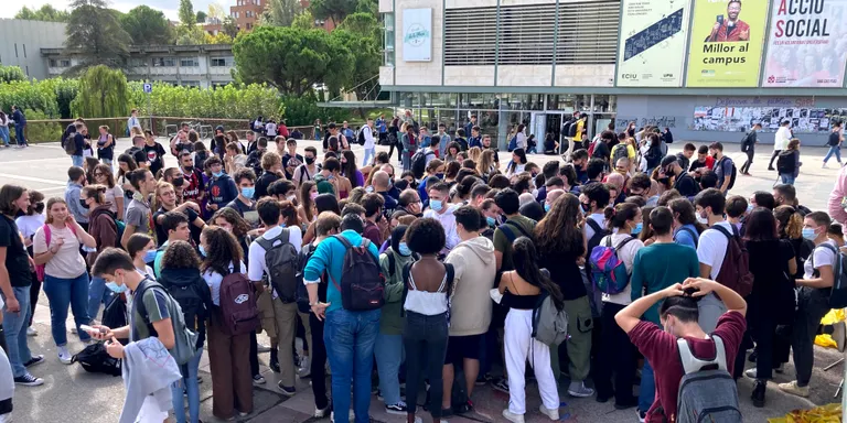 Incidents a la UAB entre grups antifeixistes i membres del col·lectiu S'ha acabat