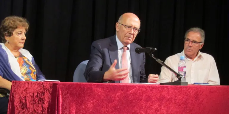 L'expresident del Parlament de Catalunya, Joan Rigol, fa una conferència a Pineda