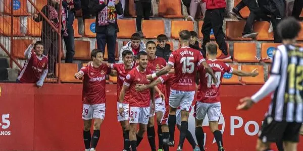 El Nàstic tomba al Castellón i assalta les places de promoció d’ascens (2-1)