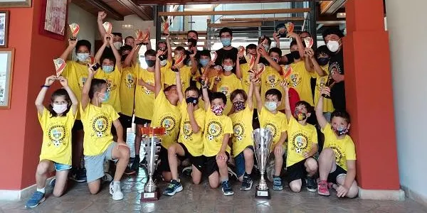 El CE Altafulla celebra els títols de lliga del Prebenjamí ‘A’ i l’Aleví ‘A’ en una “jornada de club”