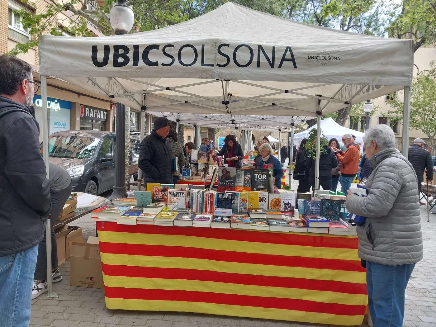 Ramon Gener i Xavi Coral, els autors més venuts per Sant Jordi a Solsona al marge dels escriptors locals