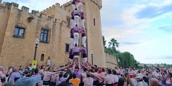 Els Castellers d’Altafulla marxen de vacances amb els deures fets