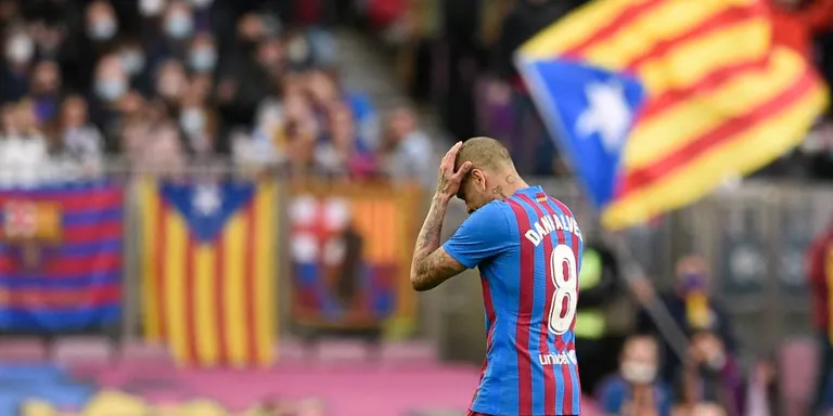2 partits de sanció a Dani alves