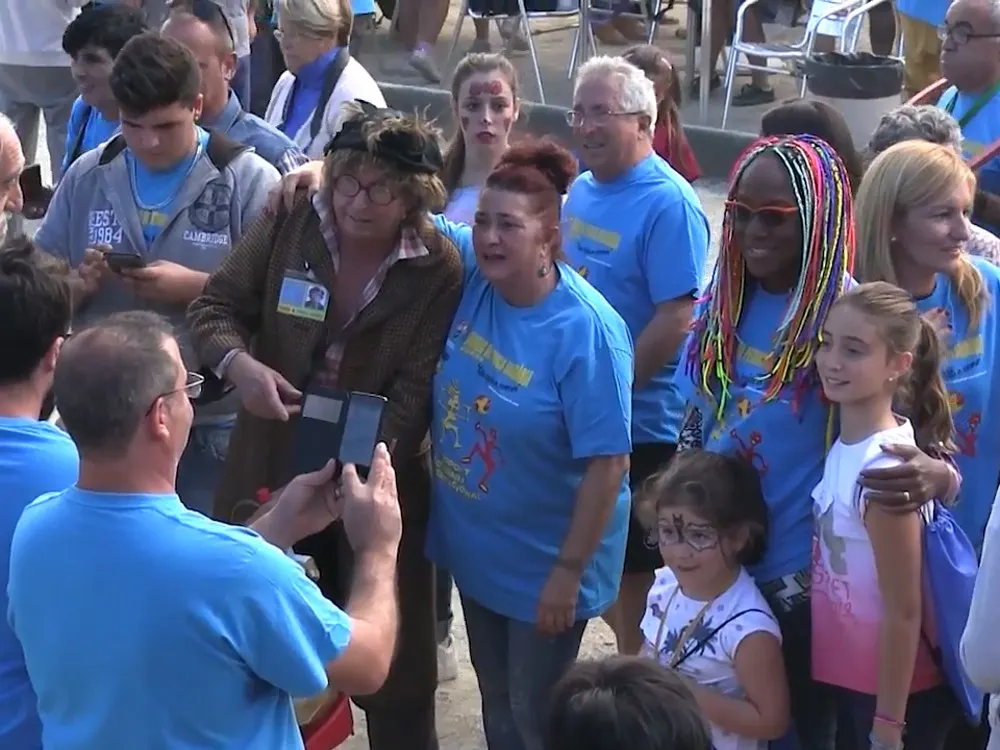 Personatges com Lucrecia o l'humorista Barragan han participat al torneig de petanca solidària