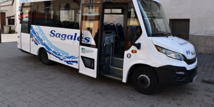 El bus urbà amplia les places en les hores d’entrada i sortida dels instituts