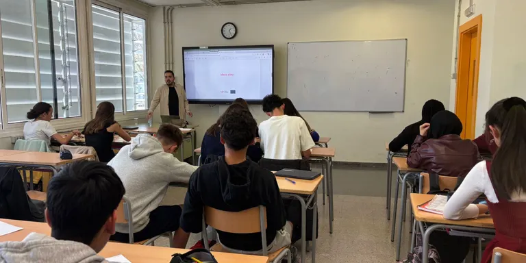 El Col•legi de Periodistes de Catalunya porta l’educació mediàtica a l’Institut Escola Vall de Lord