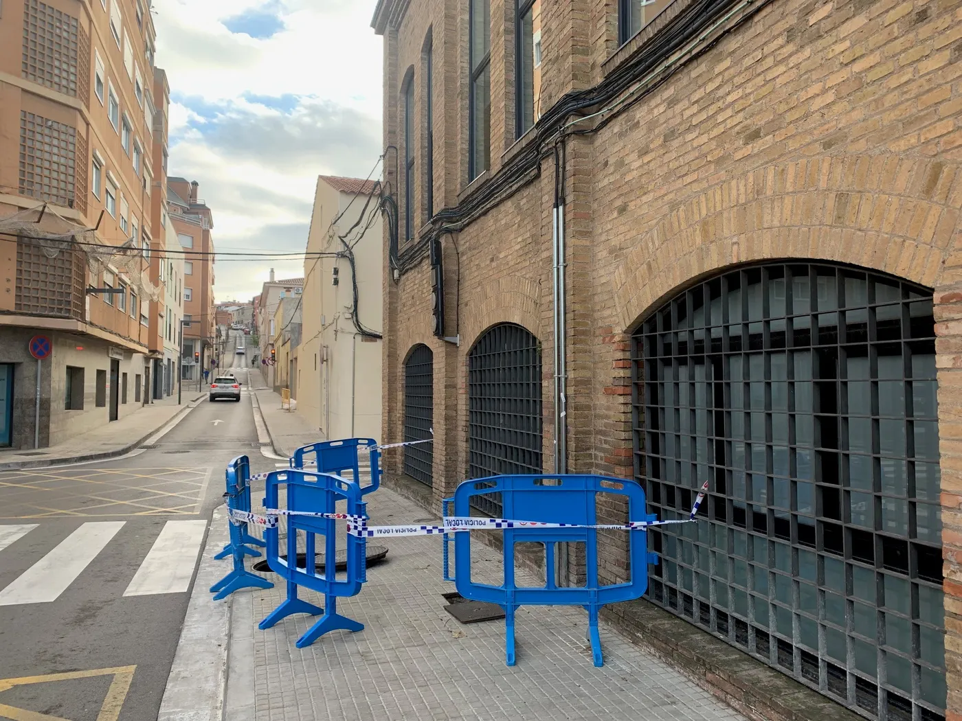 Avaria elèctrica al carrer Cadmo que ha afectat l'edifici del Bullidor