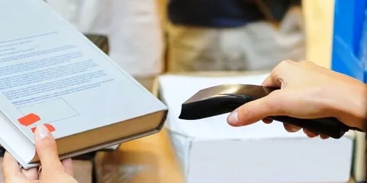 Els préstecs a la biblioteca allarguen la data de devolució