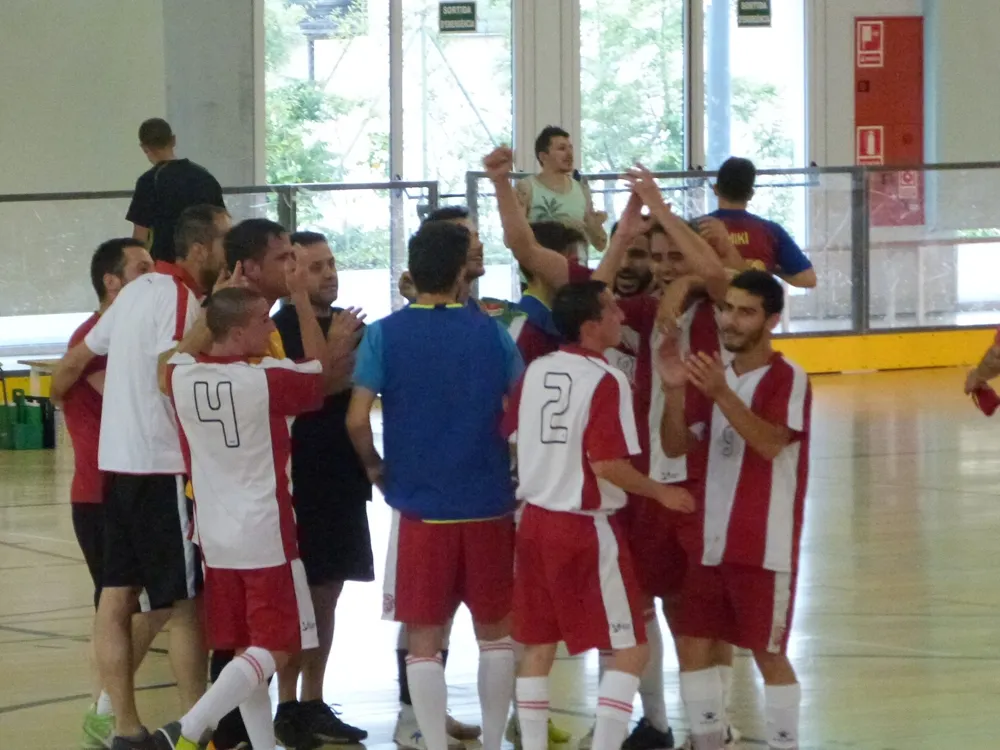 Celebració de l'Esportiu un cop assolit l'èxit de la permanència
