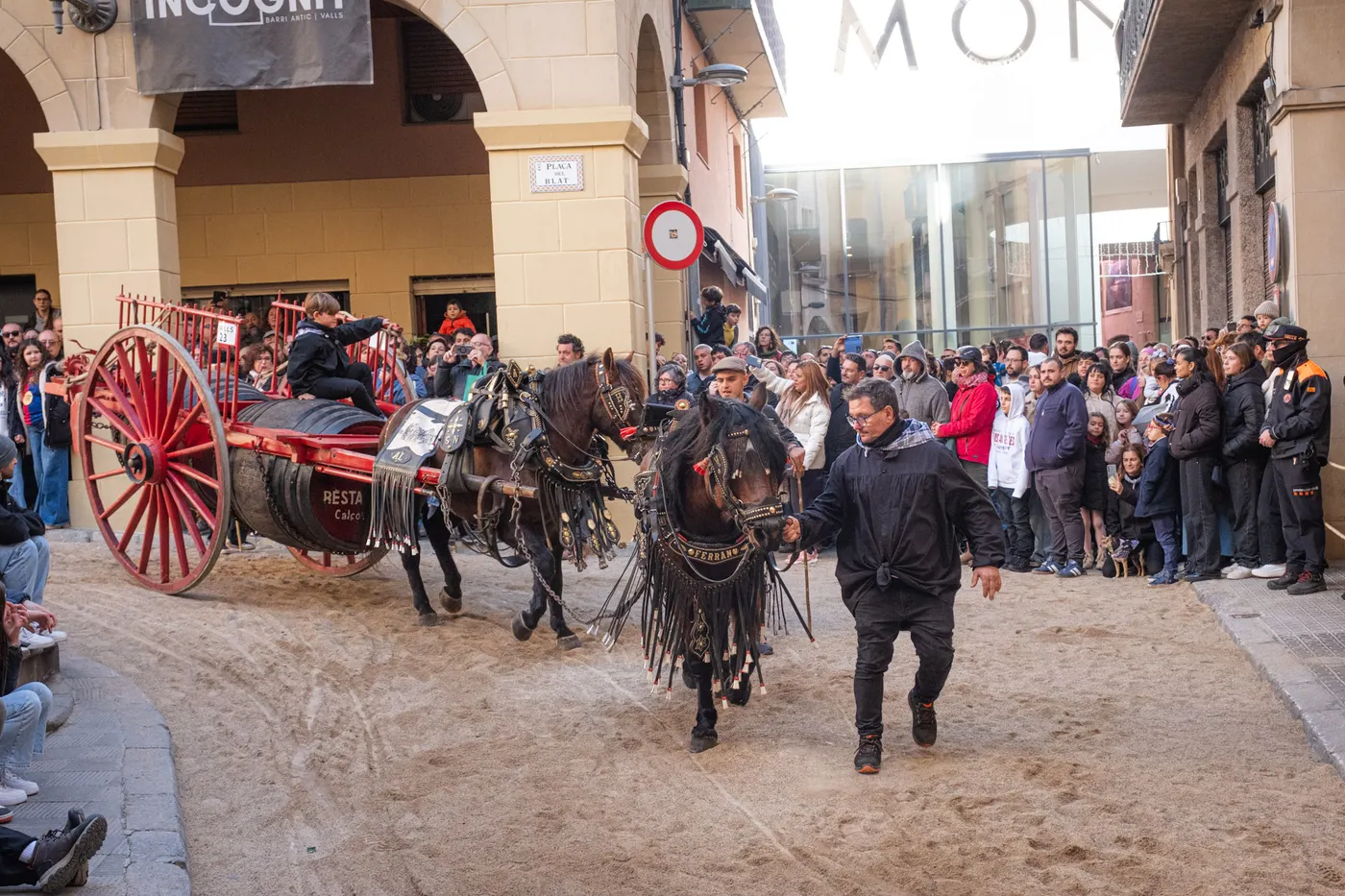 Els Tres Tombs tornen a recórrer els carrers de Valls
