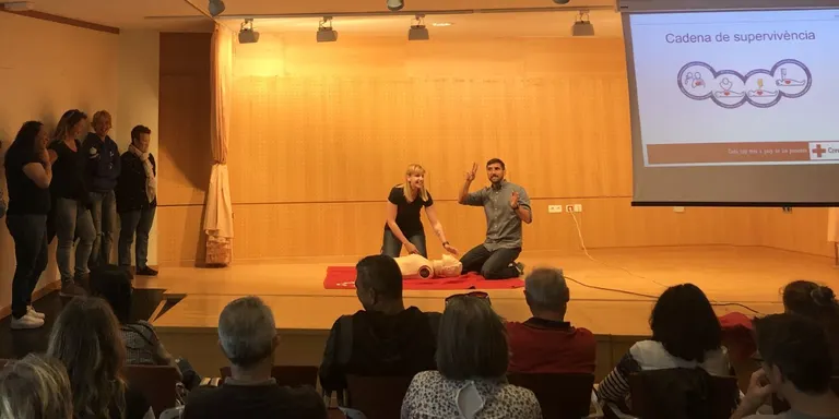 L’Ajuntament de Cambrils formarà la ciutadania sobre primers auxilis i l’ús del desfibril·lador