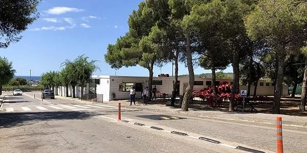 L’Ajuntament d’Altafulla instal·la quatre pilones al carrer Alcalde Pijuan per prevenir accidents