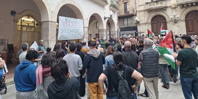 Valls es solidaritza amb el poble palestí