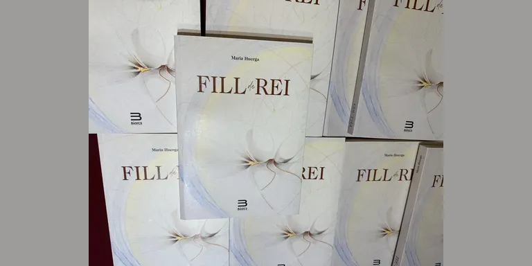 El llibre "Fil de rei" a les biblioteques de la Torre