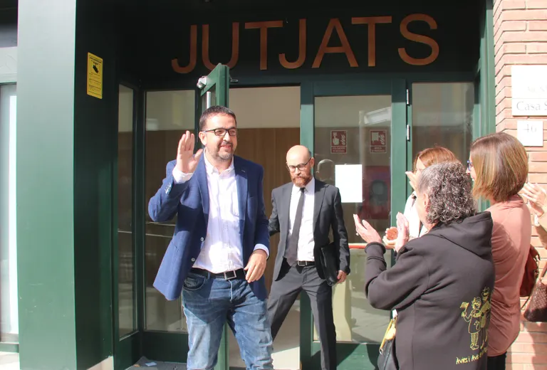 El jutge arxiva la denúncia contra el regidor de Vic Albert Castells per prohibir al PP instal·lar una carpa
