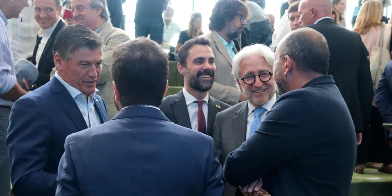 El Govern acorda amb els sindicats i patronals augmentar un 8% l'IRSC per al 2023, fins als 615 euros mensuals