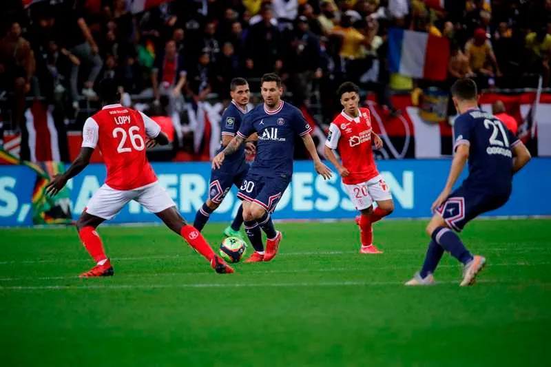 Messi debuta amb el PSG a la segona part de Reims