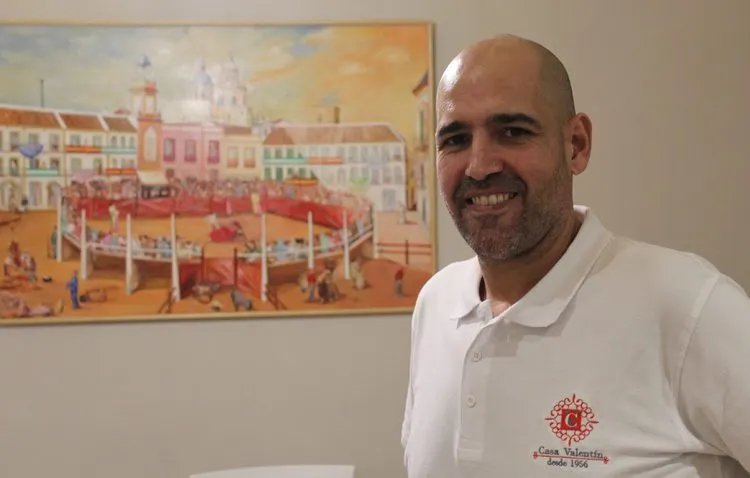 Casa Valentín dedica un emotivo poema a los hosteleros utreranos